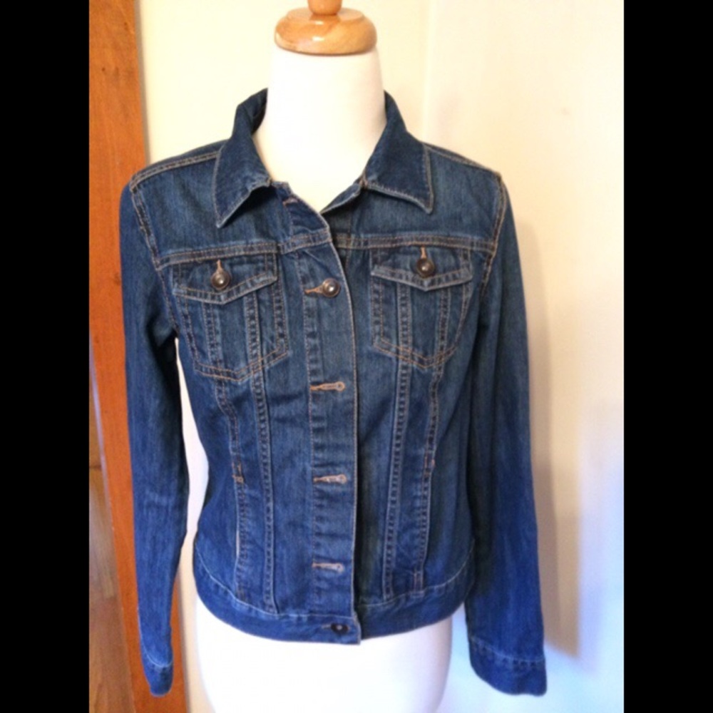 Classic styled denim jacket (like new condition)